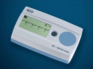8. Máy đo điện tim BTL-08 ECG Holter